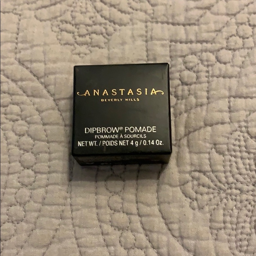 Anastasia Beverly Hills dip brow pomade